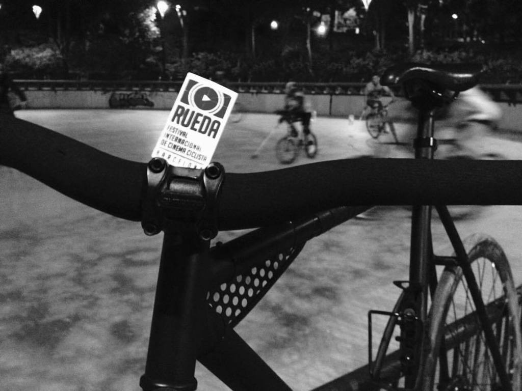 RuedaBcn's tweet image. Y mientras el resto duerme... ¡¡¡Ellos entrenan!!! Bike polo way of life...
#barcelonabike… ift.tt/2aqKe0z
