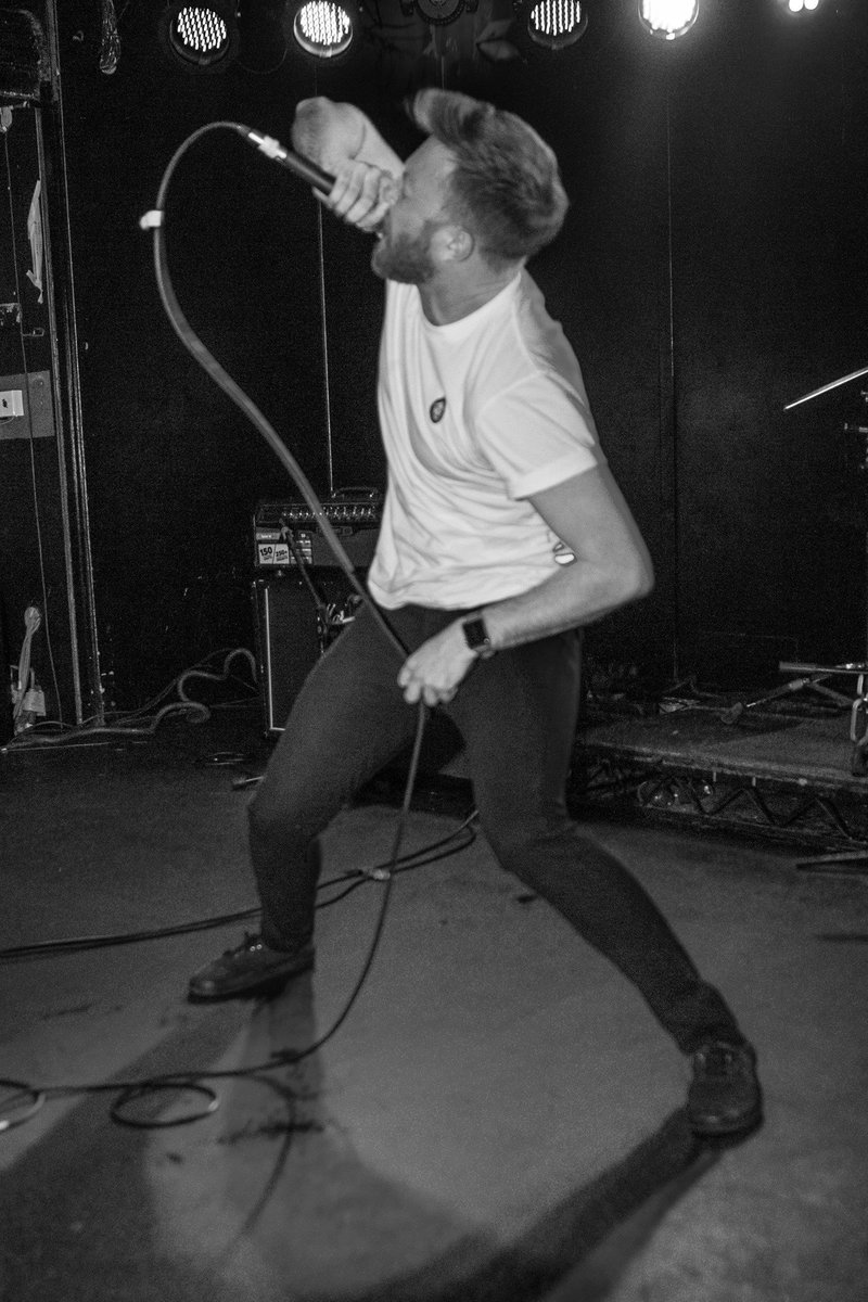 Andy in the power stance as per

Picture by Ryan Fairfield

#powerstance #bowdown #metal #vocalist #babesofinstagram