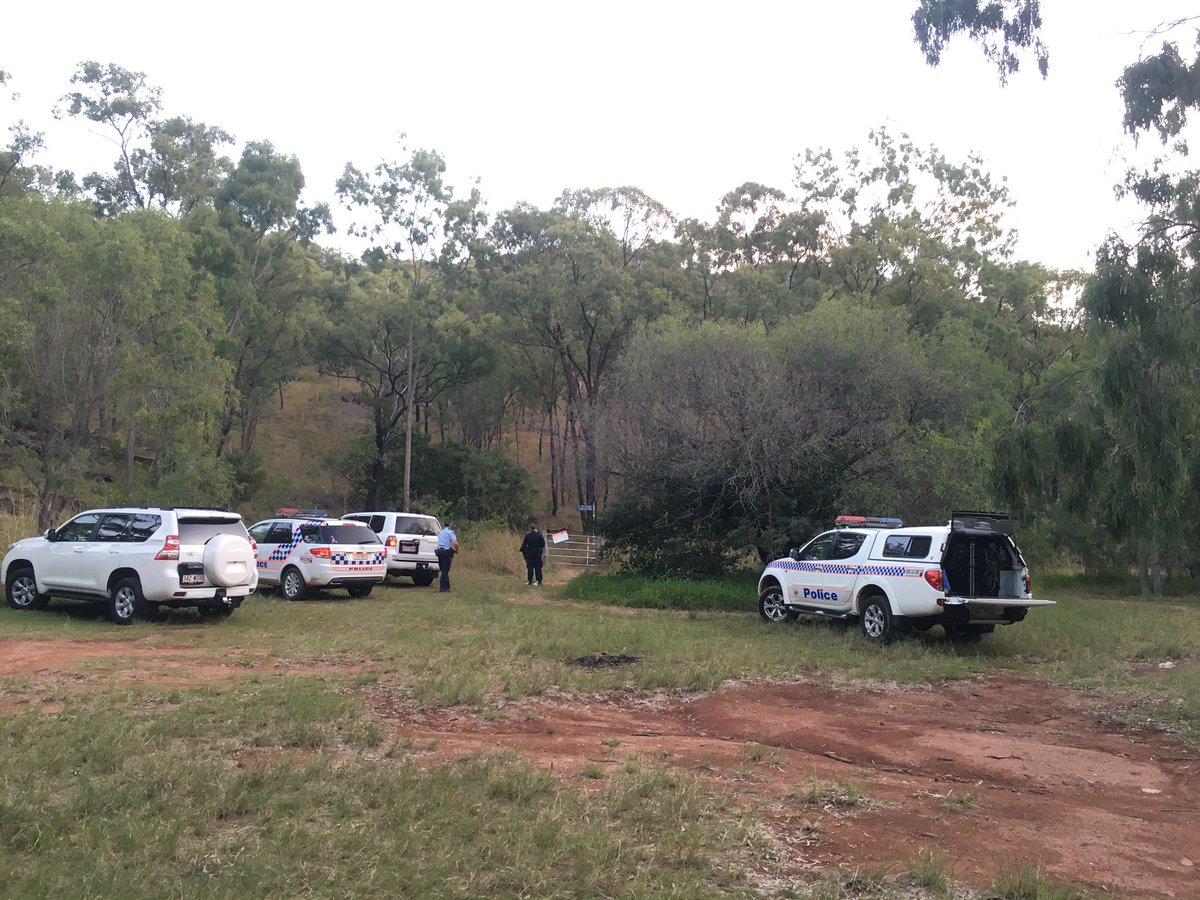 e_hutchinson7's tweet photo. #BREAKING: reports a hiker is #missing on #MtLarcom near #Gladstone. @QPSmedia chopper overhead @7NewsCQ https://t.co/njYmJ5E0vX