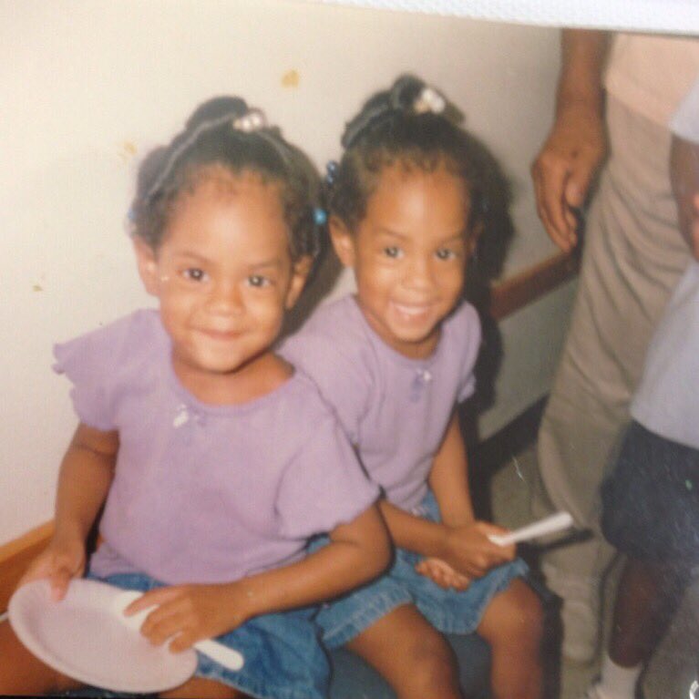 TwinnyTwin28's tweet photo. Besties for the resties 😘 see you next month my girl. ✈️✈️ #imissmytwin #distancecantbreakusapart #callyoutomorrow 😂 https://t.co/cuya0xecAV