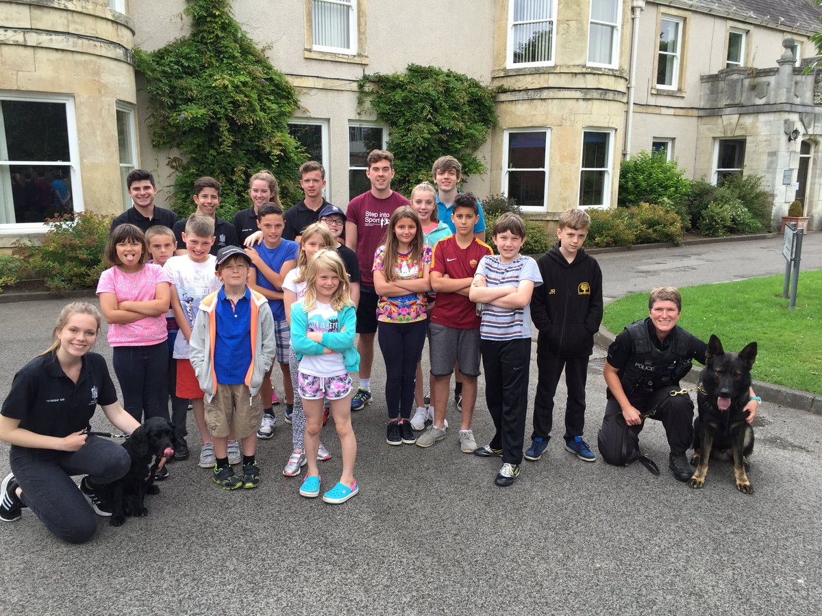 Partnership_TGS's tweet photo. Great to meet @NYPDogSection to start our Summer School. Thank you. https://t.co/ePwqCC7G3l