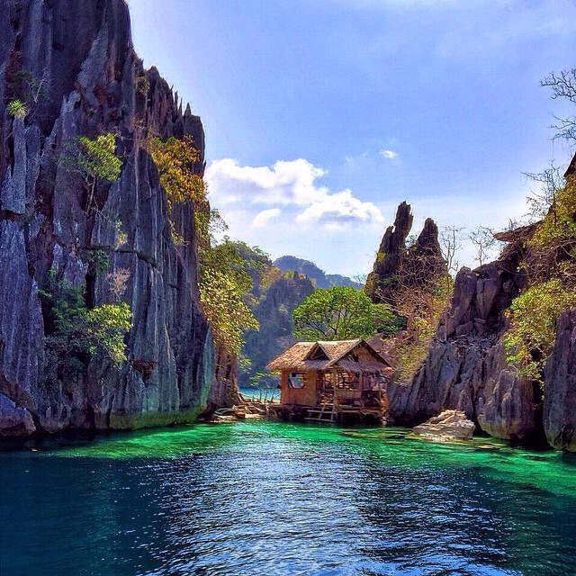 AwesomeEarthPix's tweet photo. Twin Lagoon, Philippines | Photography by ©Cbezerraphotos https://t.co/PCwKKsGq6C