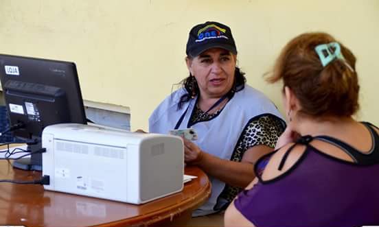 OscarCumbicus's tweet photo. Atendemos con 15 mesas de #CambioDeDomicilioElectoral en los cantones de la provincia de Loja de 08:00 a 17:00 https://t.co/UzhHNPVHa7