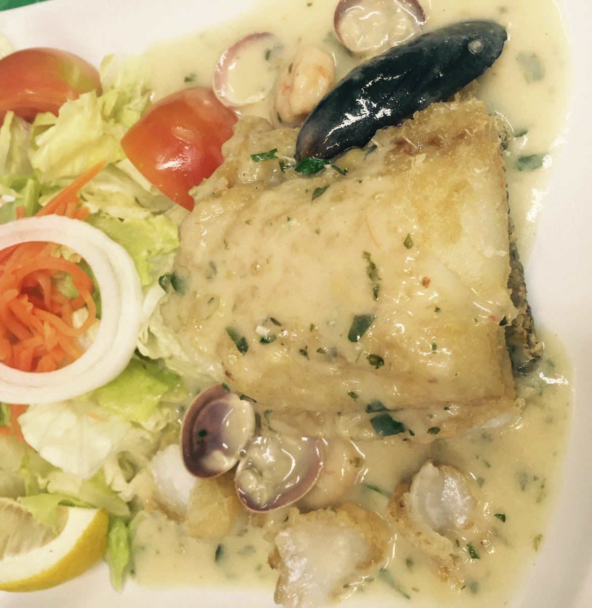 rest_las_horas's tweet photo. #Menú con #bacalao y #pimientos rellenos. La cosa pinta muy muy bien! https://t.co/7yrYKUYBpa