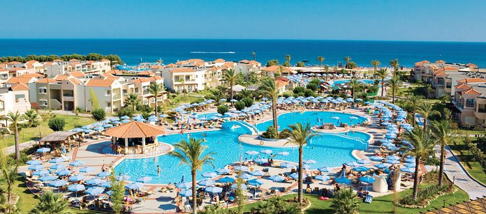 StevenSherry2's tweet photo. 4 weeks until we're going here for 2 weeks!! #LindosPrincess https://t.co/3zjjn9MKaA