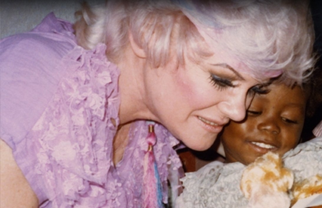 RodSerlingsGhos's tweet photo. Not forgotten ❤
#JanCrouch https://t.co/y5upNd9ZeN