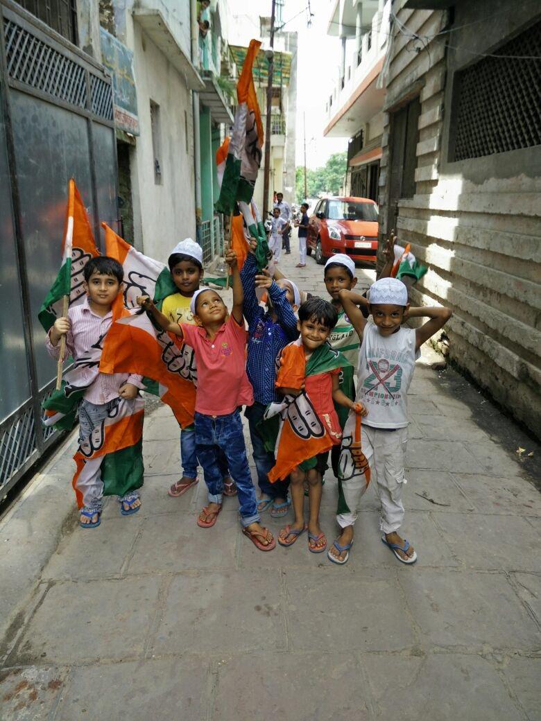 JigneshSagar79's tweet photo. NO Choice,Only On 1 Voice.
True,Loyal Karyakartas &amp; Ppl Of U.P Welcomed Soniaji &amp; Congress Immensely.
#SoniaInKashi https://t.co/08CbR5QnnB