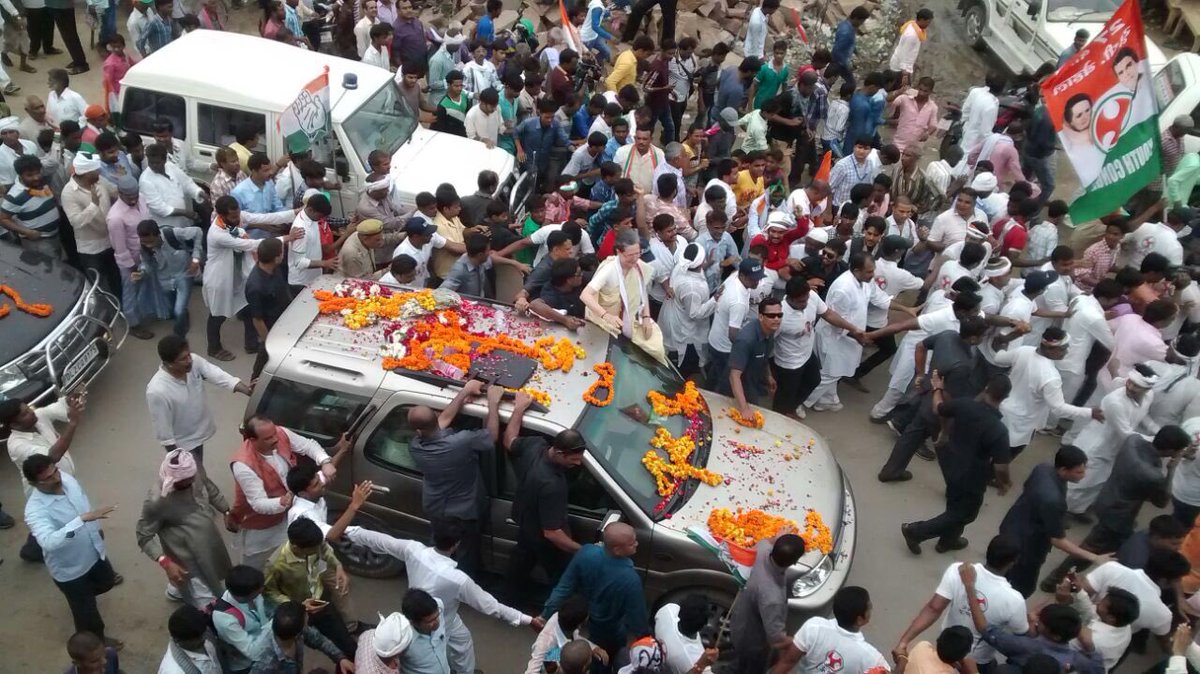 IndianPAC's tweet photo. At Chaukaghat! #SoniaInKashi https://t.co/YyK07FcBjk