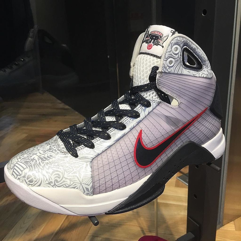 nyamco23's tweet photo. HUPERDUNK OG
この頃のHYPERDUNKはデザインにキレがあったように思う。

#nike #nikestore #nikeharajuku #hyperdunk #hyperdunkog #nikebasketball https://t.co/2qebMfA3G1