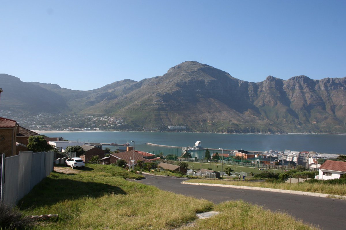EvoProp's tweet image. HOUT BAY - 588 m² Plot for sale overlooking Hout Bay &amp;amp; Chapman's Peak. Residential zoning with 360 degree views.
