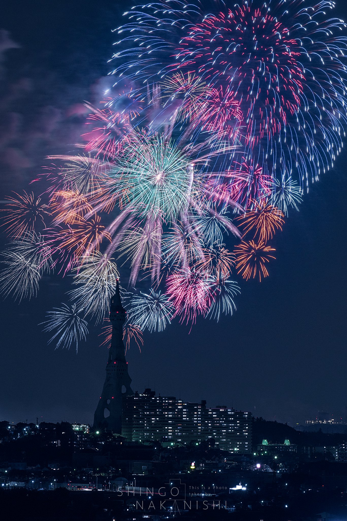 しんご 大阪 富田林 教祖祭pl花火芸術 Plの塔の花火併せ 大阪在住ですが初めて見に行きました 昔から家から見えるっちゃ見えるので行ったことなかったんですよね 夜景 花火 Fireworks 大阪 Pl花火芸術 Pl花火 T Co Bhnt4iemju Twitter