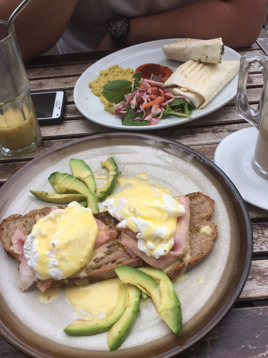 diningwithaim's tweet photo. Thanks for the yummy brunch @caferonak - lovely! Great little place on Gloucester Road! 😋 https://t.co/aOYPF2HiNT