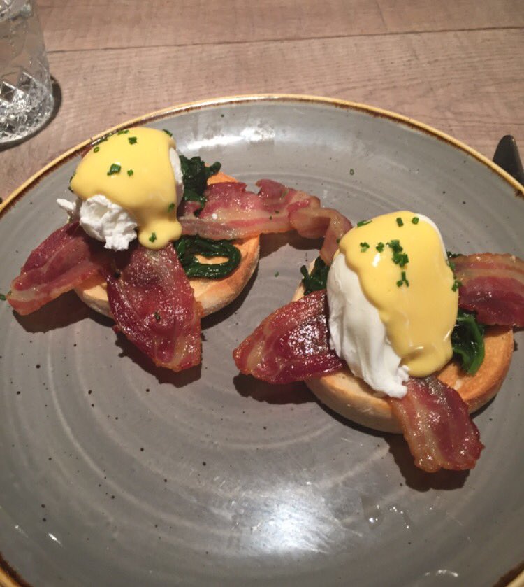 diningwithaim's tweet photo. Brunch at @VictorsHale - what a treat! 😋 https://t.co/e4okMS5lmW