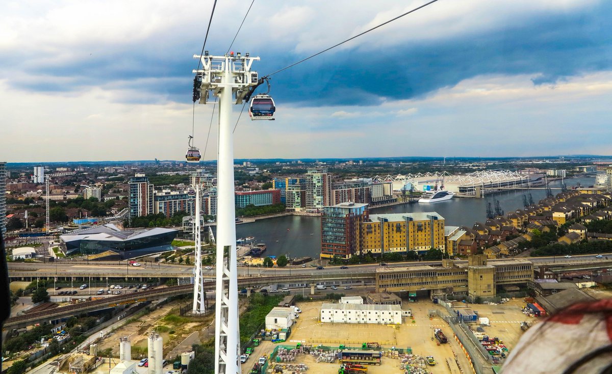 Delfinschool's tweet photo. Our #London Delfiners on the @EmiratesAirLDN #delfinlife🐬 #delfinlearning🐬 https://t.co/XZ2ZIa8uiN