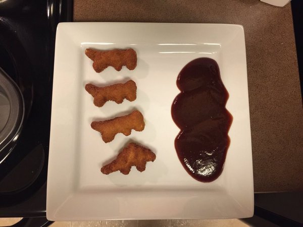 Alextrxm's tweet photo. ma mère : si tu as faim tu peux te préparer à manger tout seul
moi: https://t.co/rzERPkE7Bm