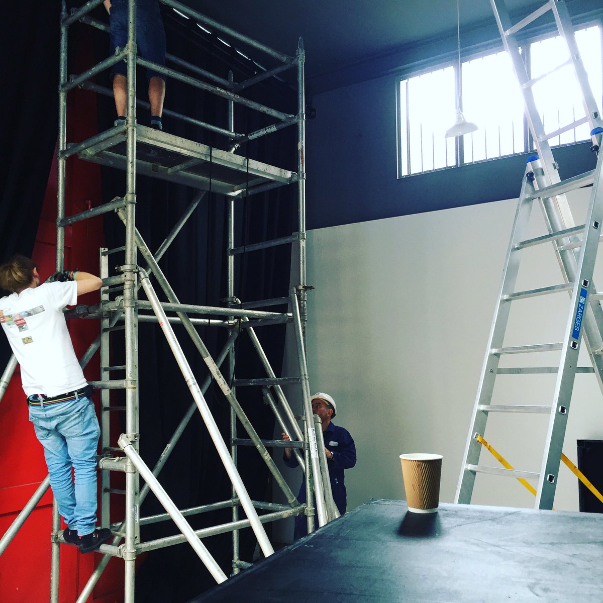 TheatreArtsEx's tweet image. Day 1 of the build. #EdFringe #popup #theatre