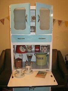 tim_foley1's tweet image. Honestly son, I kid you not, this was our main kitchen.