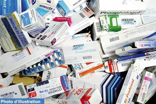 ndaractu's tweet photo. A Mpal , saisie de plus d’une tonne de médicaments et produits vétérinaires d’une valeur de… https://t.co/clsd836FuJ https://t.co/oZvtIxlv1a