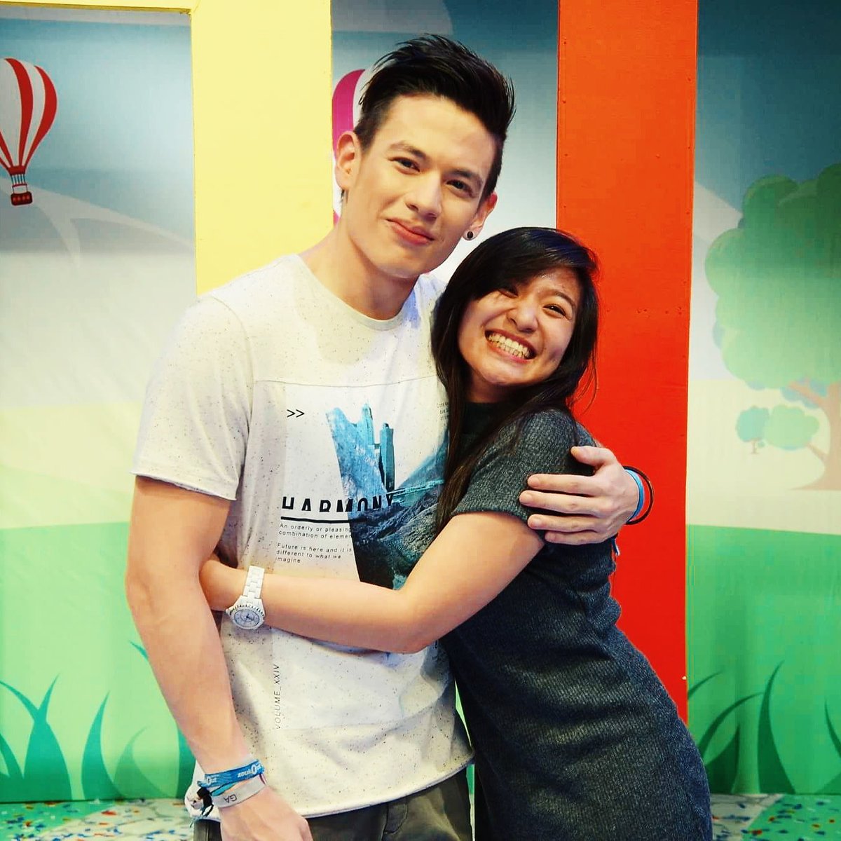 abreezatweets's tweet photo. #Breezapalooza photos + your pics with #JakeEjercito are up on our Facebook! #JakeEjercitoAtAbreezaMall #LovEmsoMAS https://t.co/fNahTpcADc