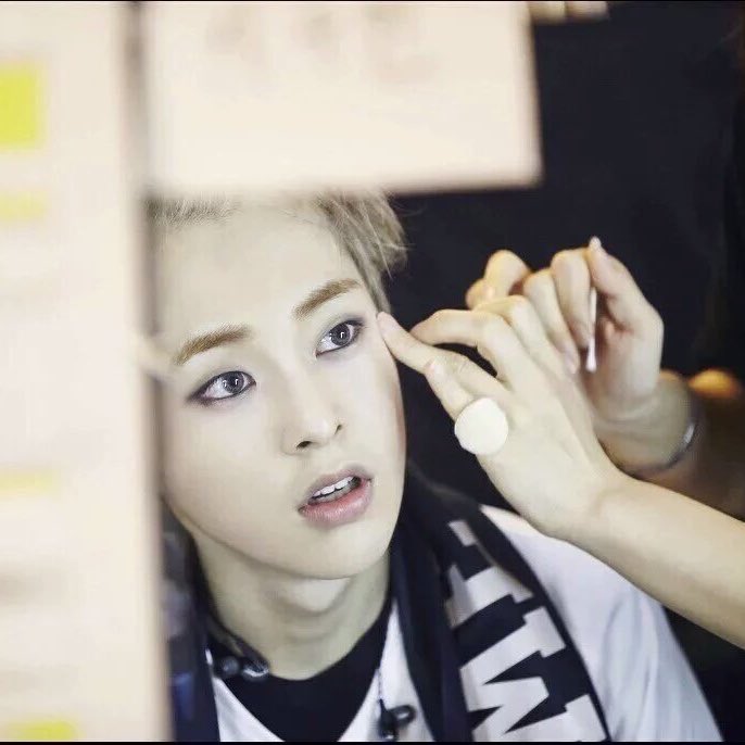 yehetbubbletea's tweet photo. THE PRETTIEST WHAT IS SELF ESTEEM https://t.co/CSpAdaI5dX