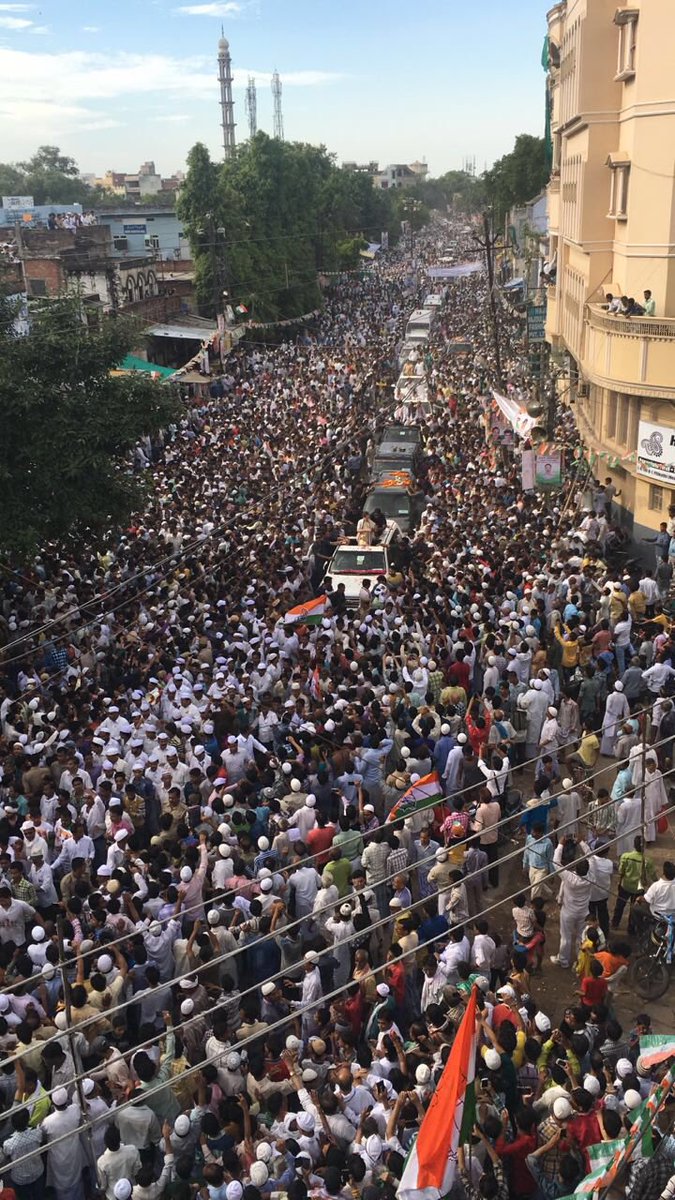 IndianPAC's tweet photo. पीलीकोठी में उमड़ा जन सैलाब #SoniaInKashi https://t.co/YU67tslegh