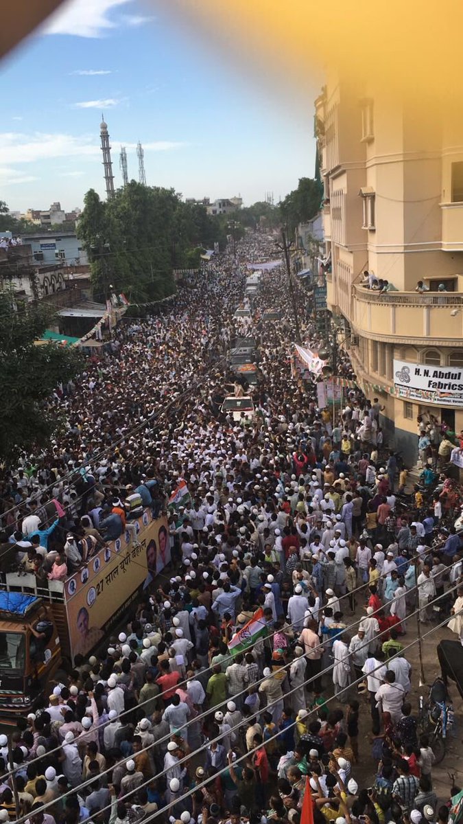 IndianPAC's tweet photo. पीलीकोठी में उमड़ा जन सैलाब #SoniaInKashi https://t.co/YU67tslegh