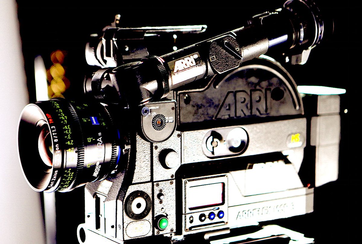 focus24hire's tweet photo. Halide heaven! El classico @ARRIChannel #SR3 with @CarlZeissLenses #ultra16 lenses. The dream machine #filmisnotdead https://t.co/gIwEL8fMTp
