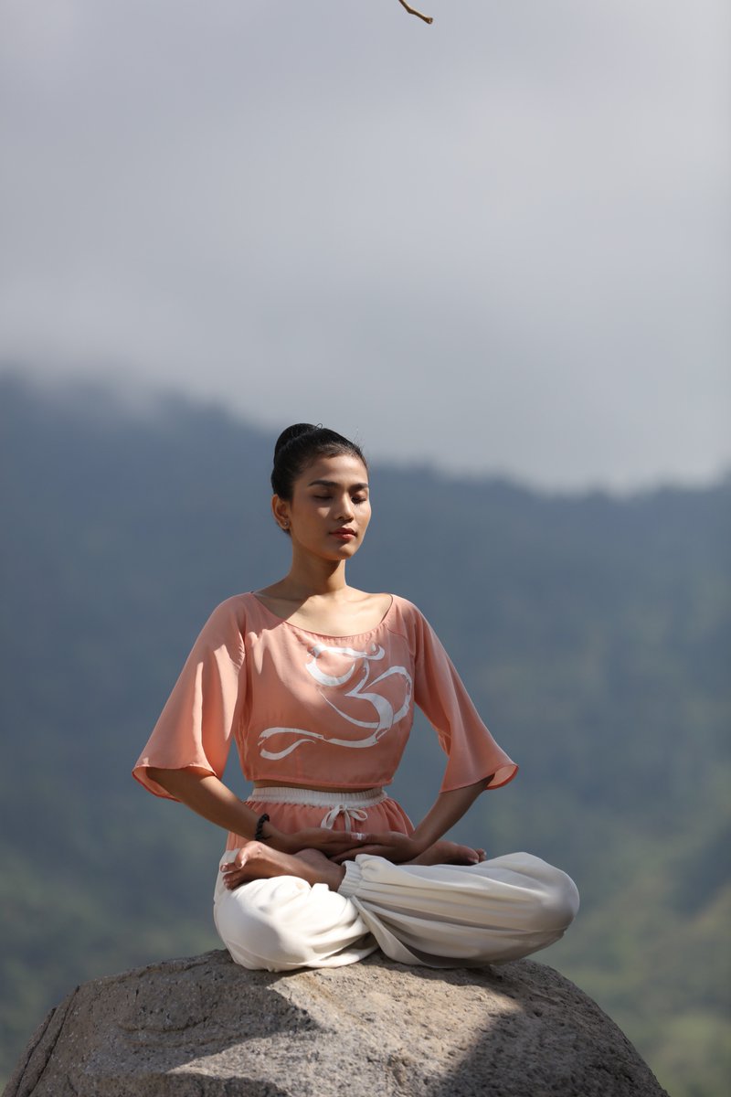 silkytobe's tweet photo. #yogi #yogini #creative #fashionblogger #breathable #breathe #sales GET UR BEST #YOGAWEAR ON https://t.co/s6lT2zFJHk https://t.co/QdcPEaigeM