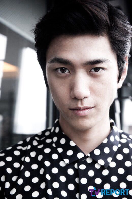 SungJoonFR's tweet photo. 1ère source française sur #SungJoon c'est ici 👌🏻 allez un max de RT pour faire connaître cet acteur formidable🇰🇷🇫🇷 https://t.co/aOA3wlfX0r