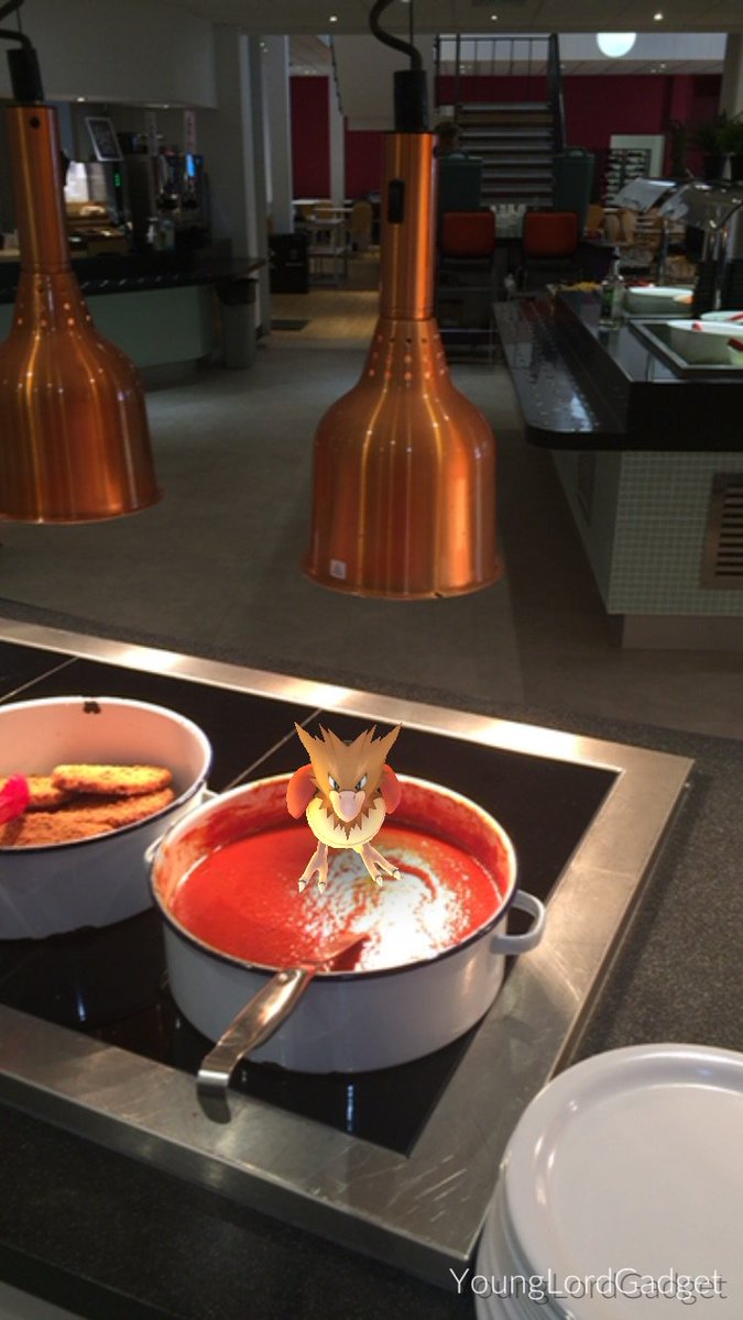 eatatgold's tweet photo. Waiting for @uicstudyprog students for lunch,we found a #Pokemon in the Tomato Sauce!Catch them all here! #PokemonGo https://t.co/4StuG4qdOQ