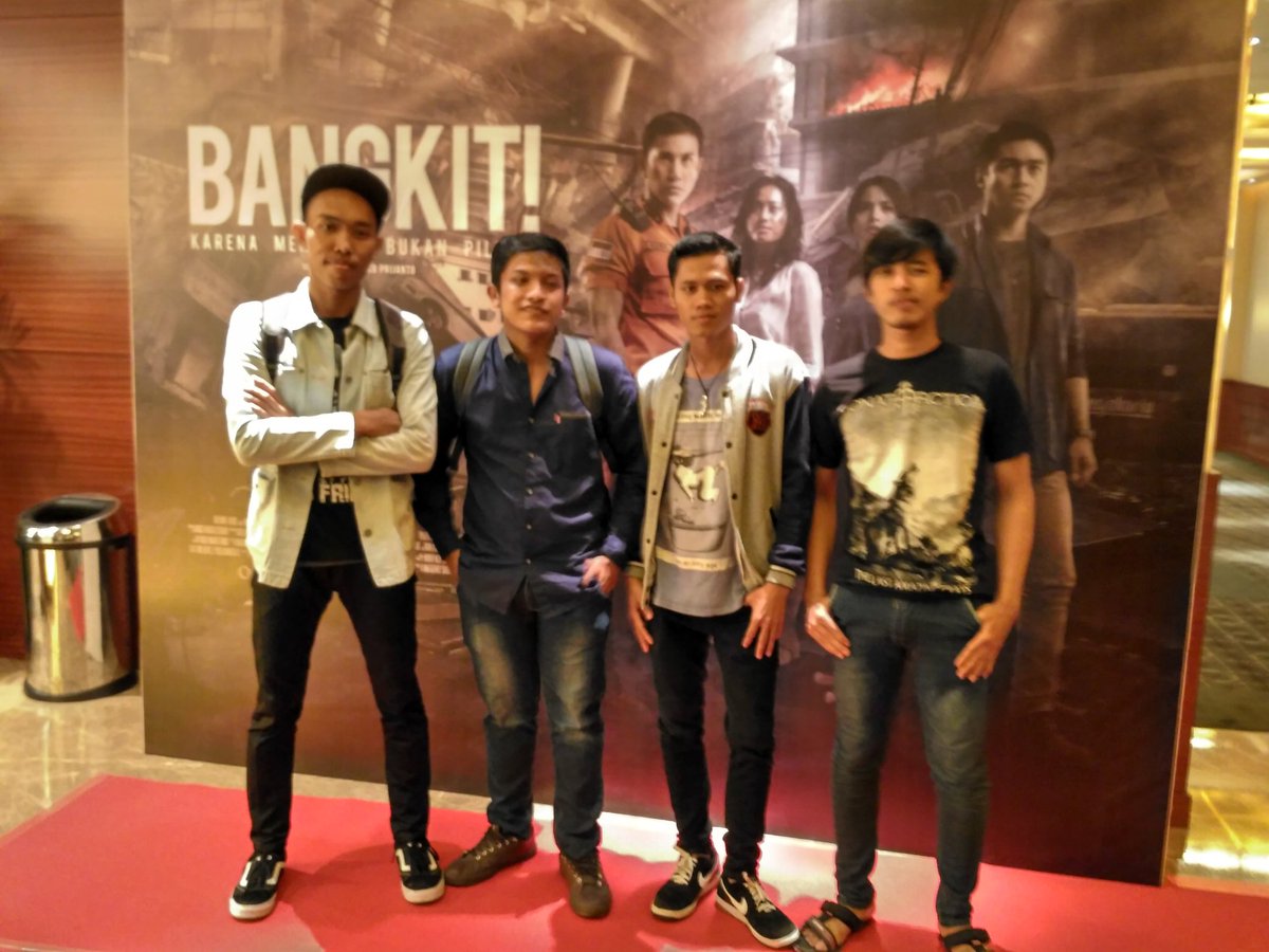 ExselItachi's tweet photo. Jalani hidup   , , ,apa ad 'y, , ,itu lah bahagia https://t.co/YjUHCvWyzg