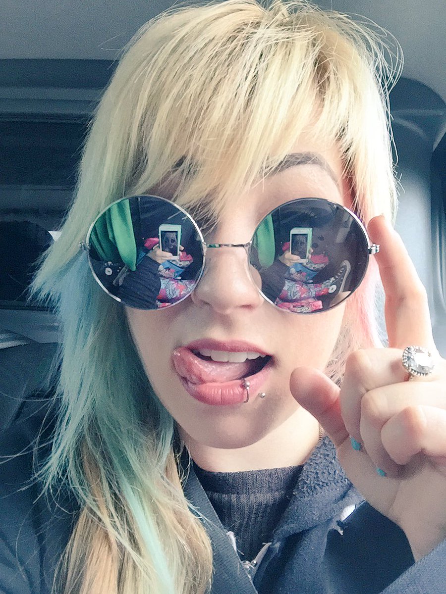 ahnuhhh's tweet photo. Heading to @thisispulp in Bristol for a show today! All welcome &amp; it's FREE!! 💜❤️💚 #vantimes #pokemonGO @AlteredSky https://t.co/0SOQt4gbkt