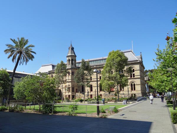 GlobalGrapevine's tweet photo. Heading to #Adelaide ? Check Out #LukeYates Top 5 Things To Do https://t.co/LG6llWKHI8 #TravelTuesday #Australia https://t.co/CEf22bvzWF
