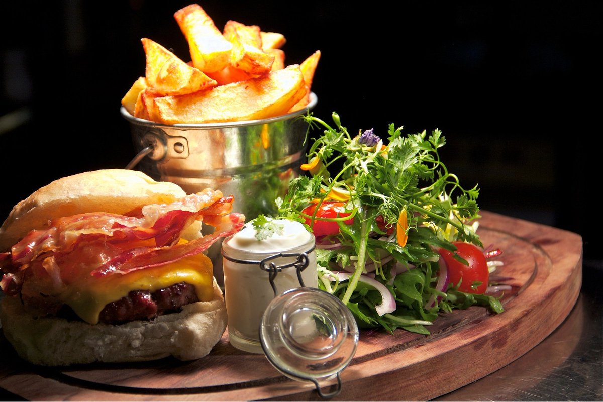 HowardsFood's tweet photo. Fancy a burger? We've got a dedicated menu featuring all our handmade luxury burgers! https://t.co/WdkDM6uOEF https://t.co/HCQmMBxOVR
