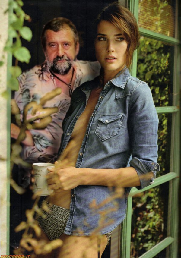 Hi Twitter, let me intoduce my new lover, the great artist Andras Wahorn! We're making a series of act painting ;)