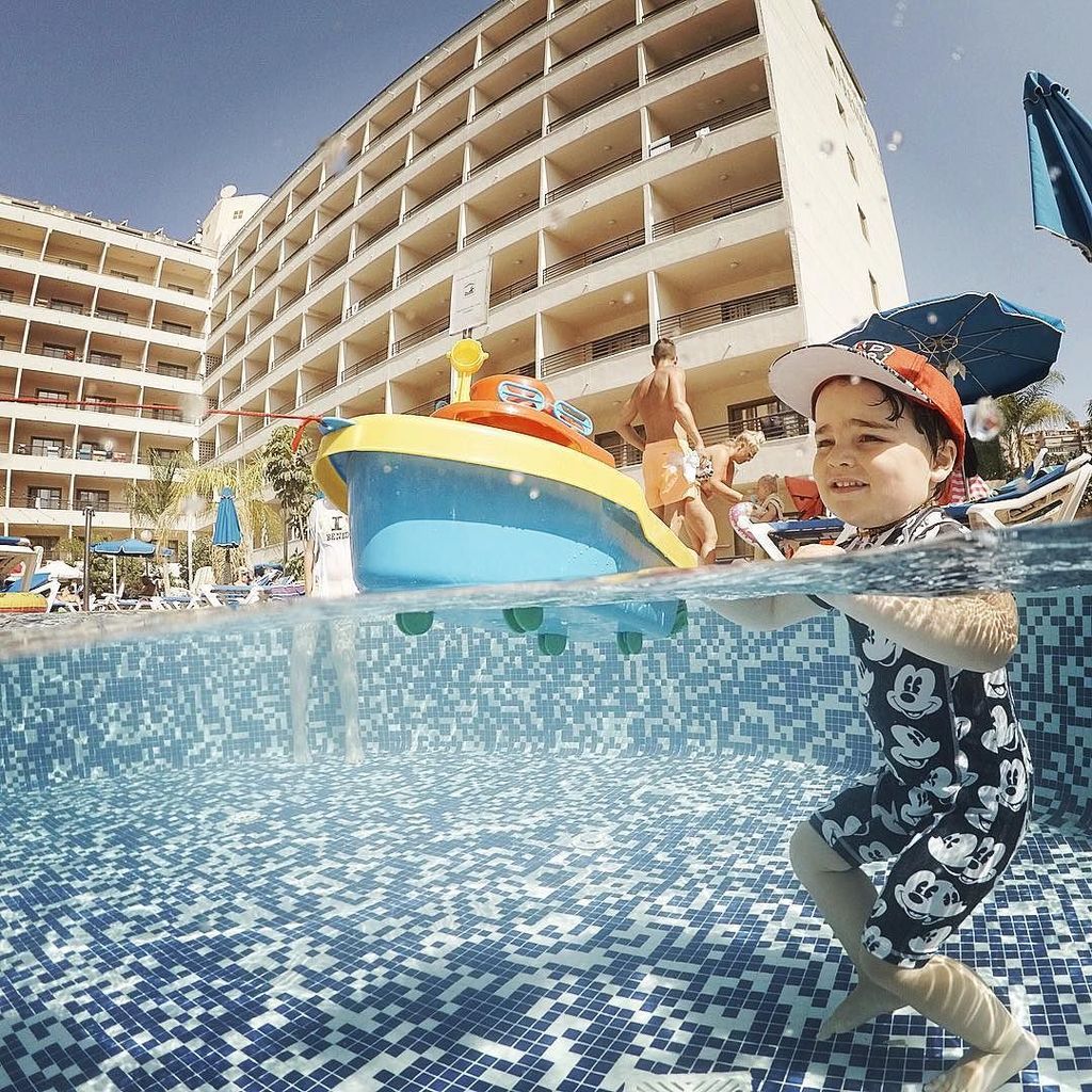 loneydude's tweet photo. Wee man loving his new boat #dadswithgopros #benidorm #spain #goprohero4 #goprooftheday #beahero #goprohero4black #… https://t.co/WgYTSYmK6Z
