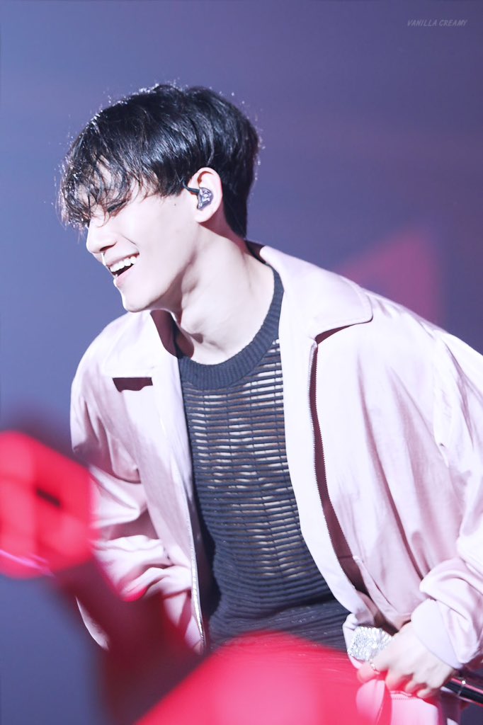 exoffical's tweet photo. 160730 CHEN at Exoplanet #3 - The EXO’rDium in Seoul | VanillaCreamy https://t.co/xYwHpg8ASb https://t.co/xYwHpg8ASb https://t.co/mvZNv8di9H