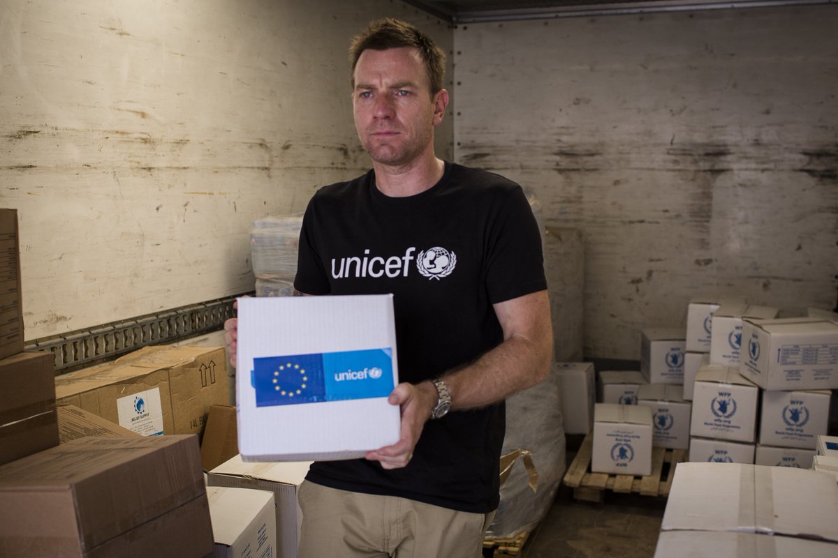 UNICEFiraq's tweet photo. @UNICEF_uk Ambassador @mcgregor_ewan recently visited #refugee &amp; displaced children in #Iraq https://t.co/Zu202RrGAk https://t.co/64ckzTCHjI