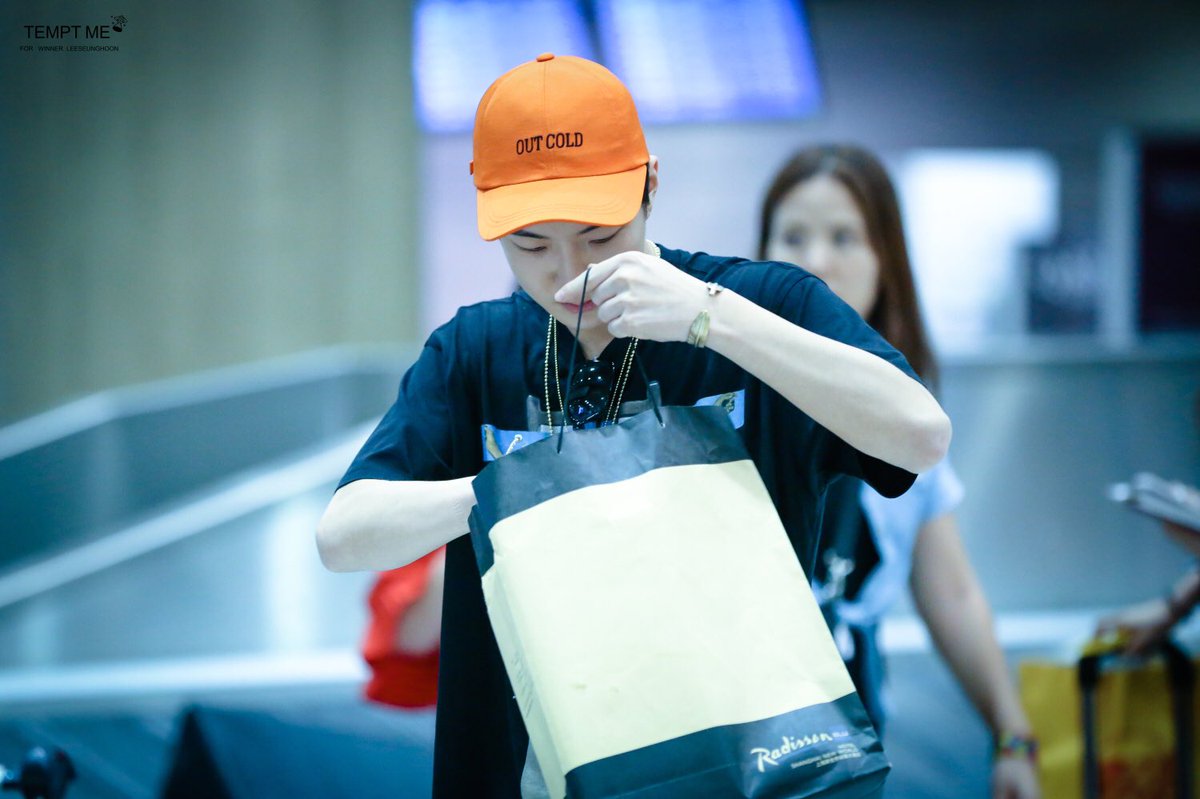 TemptMe920111's tweet photo. [HQ]160722 인천공항 도착 
#이승훈 #위너 #SEUNGHOON https://t.co/K6uJztNLVr
