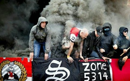 Feyenoord Rotterdam VS PSV with some good show. #antiuefamafia