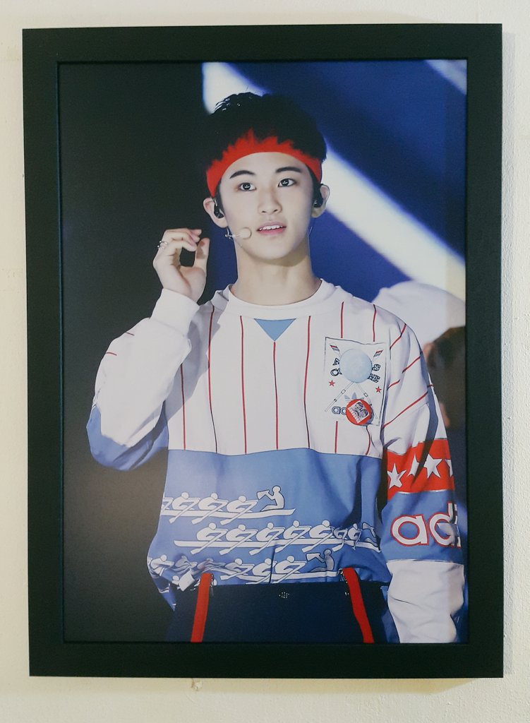 Rhythm_boy802's tweet photo. [MarkCafe☕]액자 판매 공지
오늘 생일카페에서 판매되지않은 액자 2종중 구매를 원하시는 분은 DM주세요. 자세한 이야기는 DM으로 이야기해요😊 https://t.co/aAzCR28MmP