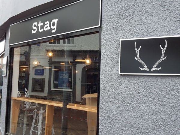 BeanSmitten's tweet image. In #Ashford today? Shelter from the British weather with a #coffee &amp;amp; cake @stagslovecoffee! ☔️☕️🍰 #whatsummer