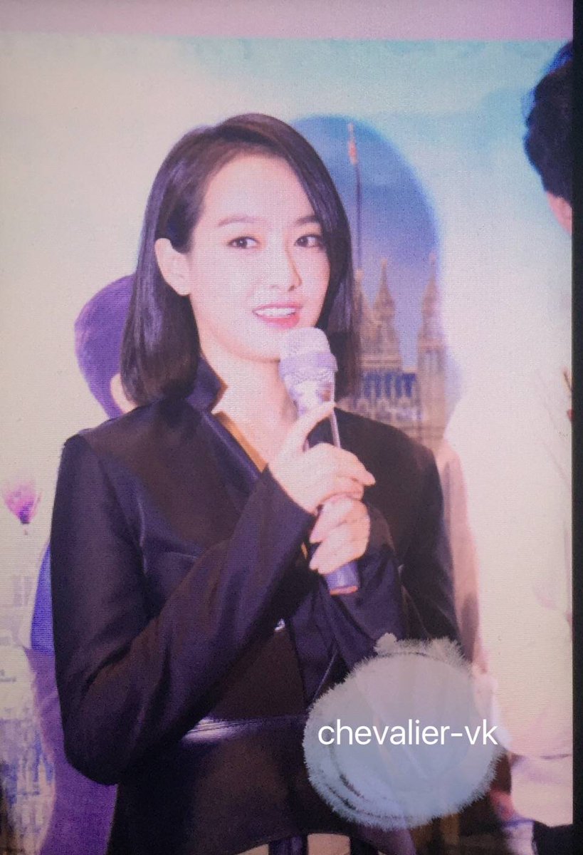 Vickryslove's tweet photo. My best friend's wedding presscon (160802) cr.owner #fx #victoria https://t.co/0OOiFAtveV