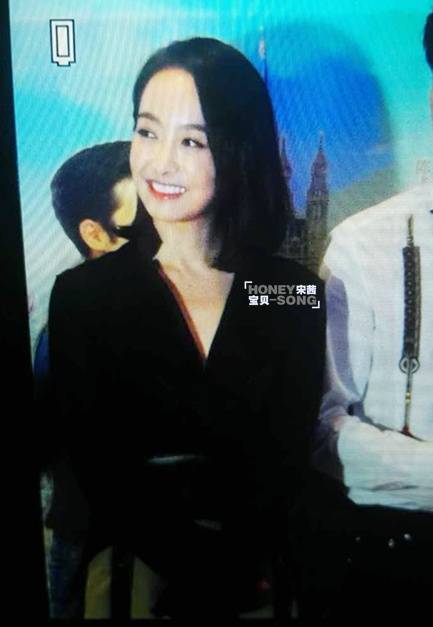 Vickryslove's tweet photo. My best friend's wedding presscon (160802) cr.owner #fx #victoria https://t.co/IG3y8IK5bw