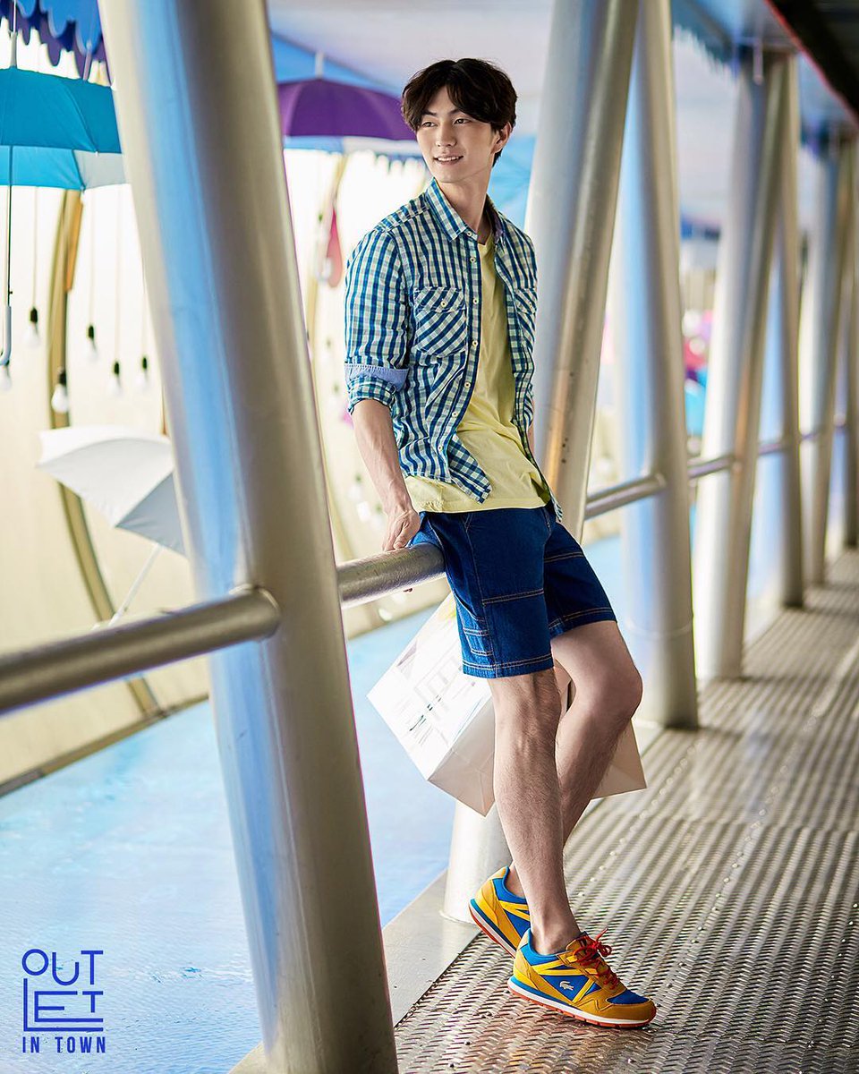 LEETAEILTH_'s tweet photo. { Display for OUTLET Intown }
at MBK Center
📷 : nong_krittipong 
👕 : teephasux https://t.co/cjIoFnWU5X