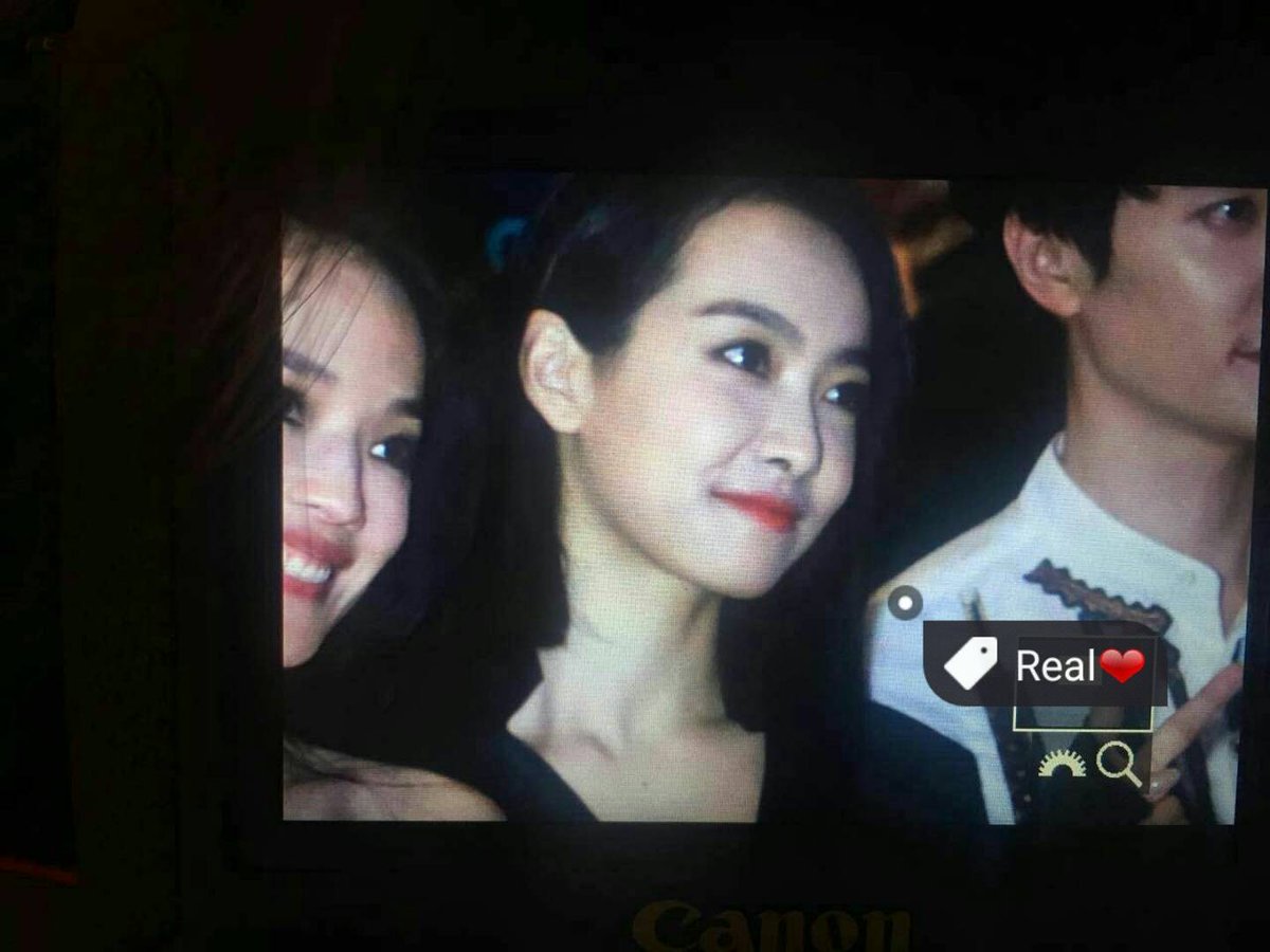 Vickryslove's tweet photo. MBFW roadshow (160802) cr.owner #fx #Victoria https://t.co/bUM8EYhUhc