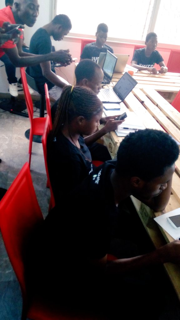 HubCity WoeLab tweet media