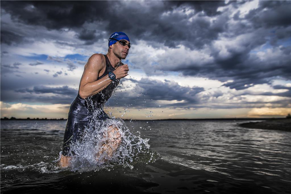 GarminFitness's tweet photo. Start tracking your performance to #beatyesterday
like @TOinTri! #TOToolBox https://t.co/IiDj2uCVte https://t.co/23sG7JHay3