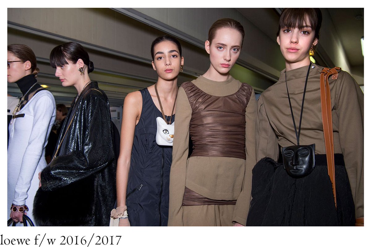 TE_DORE's tweet photo. MODERNIST AND ORGANIC
https://t.co/iR9e6HzQ5t
#loewe #fw20162017 #womenswear #fashion #pfw #video @LoeweOfficial https://t.co/SDnyOgIpGF