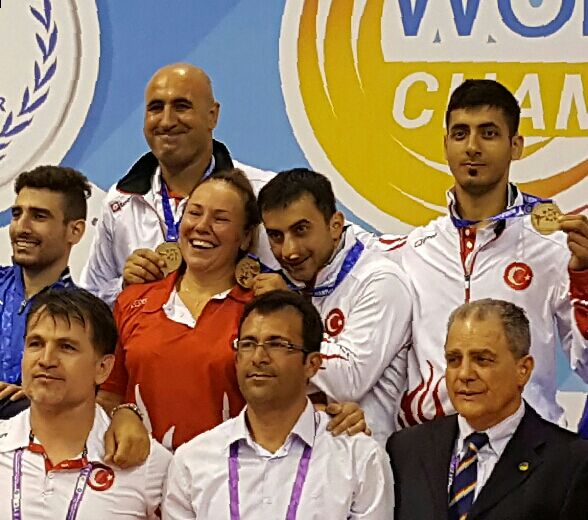 MUTLULUK TABLODA 😊😊DEAF WORLD KARATE😊😊